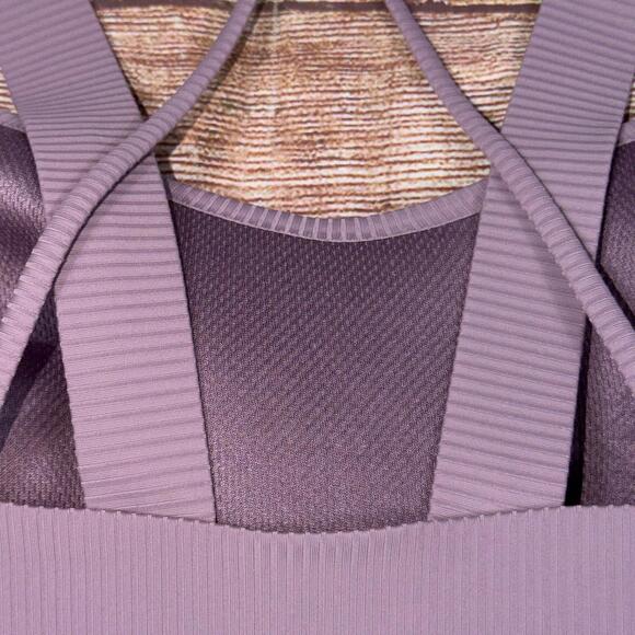 Lululemon Like a Cloud Longline Ribbed Bra Size 4 D/DD Cups - Picture 9 of 11